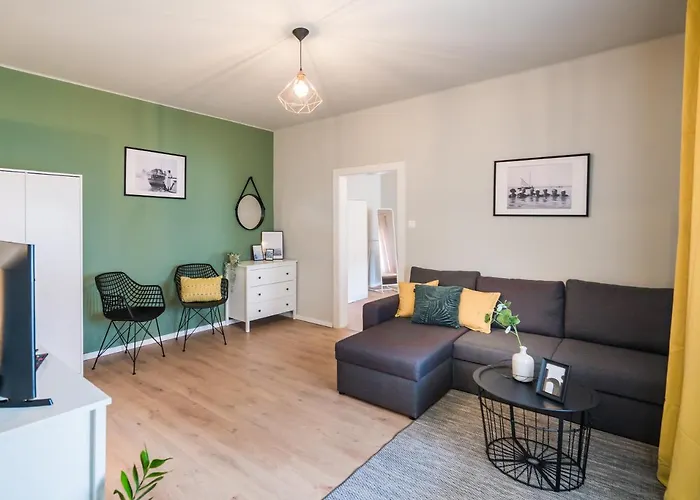 ホームステイ Helka Haz